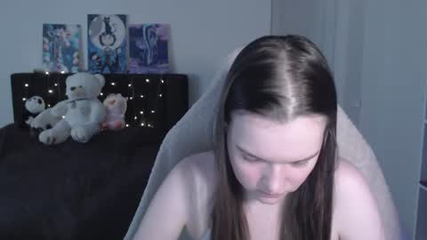 little__flowers online show from June 24, 2026, 11:20 am