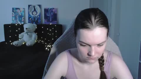 little__flowers online show from July 4, 2026, 7:03 am