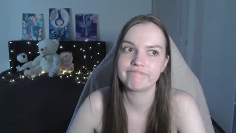 little__flowers online show from July 5, 2026, 9:27 am