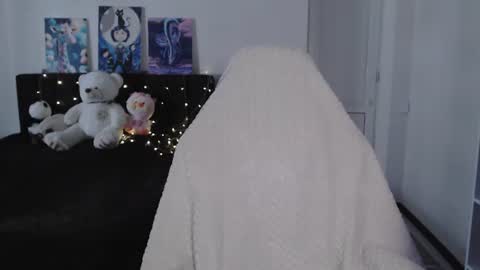 little__flowers online show from July 28, 2026, 11:17 am