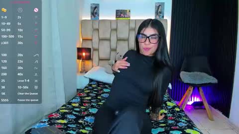 Snapshot of little__sophie18 chatting on November 16, 2025, 9:31 pm Sophie ---- connected from 1400 to 2100 Colombia time online show from November 16, 2025, 9:31 pm