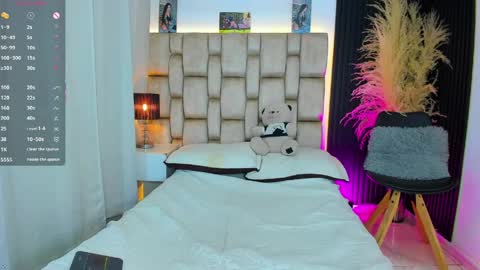 Snapshot of little__sophie18 chatting on April 23, 2026, 7:49 pm Sophie ---- connected from 1400 to 2100 Colombia time online show from April 23, 2026, 7:49 pm