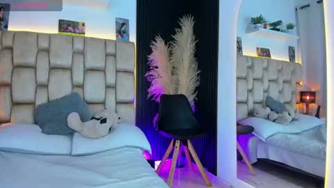 Sophie ---- connected from 1400 to 2100 Colombia time online show from June 15, 2026, 8:22 pm