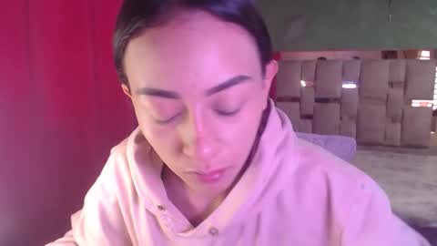 Snapshot of little_aphrodite2 chatting on December 18, 2025, 9:43 pm Aliciaparaisss online show from December 18, 2025, 9:43 pm