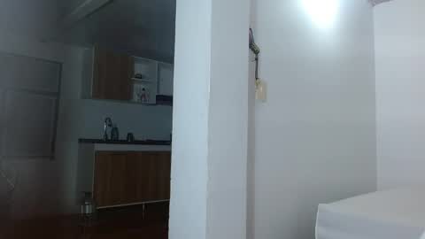 Snapshot of little_babyboo_ chatting on April 21, 2026, 1:42 am Catalina online show from April 21, 2026, 1:42 am