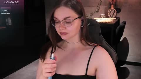 Eva online show from February 21, 2025, 2:59 pm