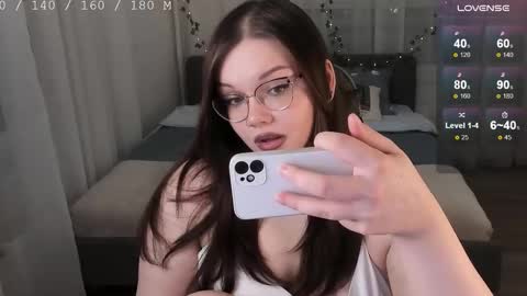 Eva online show from October 19, 2025, 8:20 pm