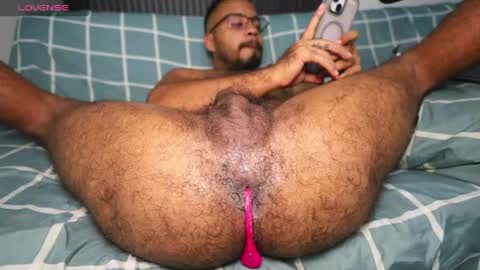 Snapshot of little_bear00 chatting on April 19, 2026, 12:33 am Little bear - give my room a like thanks. online show from April 19, 2026, 12:33 am
