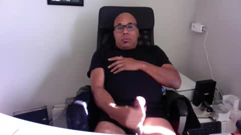 Snapshot of little_buddha chatting on October 31, 2025, 11:33 am Pure Black Power online show from October 31, 2025, 11:33 am