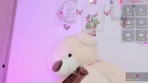 Snapshot of little_channel_ chatting on June 8, 2026, 11:32 am online show from June 8, 2026, 11:32 am