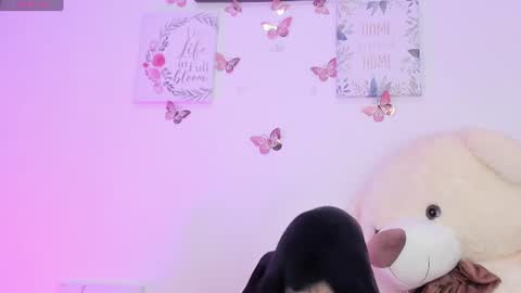 Snapshot of little_channel_ chatting on August 3, 2026, 11:15 am online show from August 3, 2026, 11:15 am