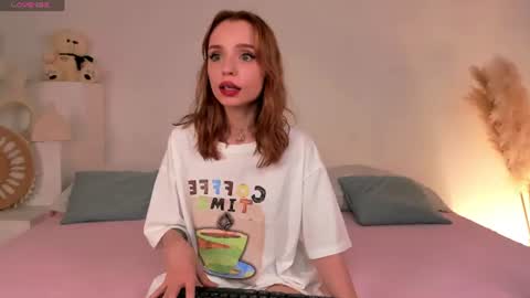 Snapshot of little_clare_ chatting on July 23, 2026, 10:24 am little_clare_ online show from July 23, 2026, 10:24 am