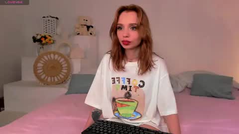 Snapshot of little_clare_ chatting on July 24, 2026, 9:07 am little_clare_ online show from July 24, 2026, 9:07 am