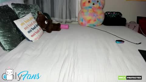 Snapshot of little_cum_slut18 chatting on January 13, 2026, 4:51 am Veronica and Alex online show from January 13, 2026, 4:51 am