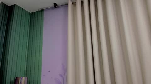 Snapshot of little_doll_4u chatting on February 5, 2025, 10:08 am ANNI online show from February 5, 2025, 10:08 am