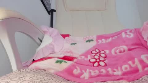 Help me reach 100 likes online show from March 5, 2025, 10:10 pm