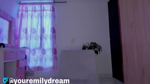 Snapshot of little_emilyd chatting on February 9, 2026, 4:33 pm Emily online show from February 9, 2026, 4:33 pm