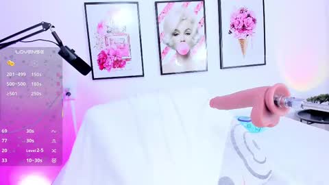 Snapshot of little_ivonne chatting on October 4, 2025, 8:51 pm little_ivonne online show from October 4, 2025, 8:51 pm