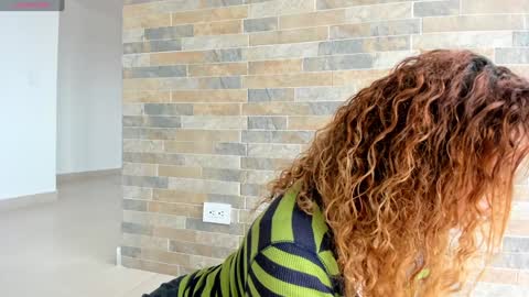 Snapshot of little_izzi chatting on February 4, 2025, 7:00 pm Izzi online show from February 4, 2025, 7:00 pm