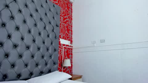 little_lilith_apple online show from December 23, 2024, 10:42 am