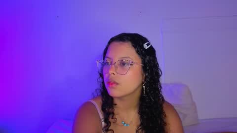 little_lilith_apple online show from November 6, 2025, 4:08 pm