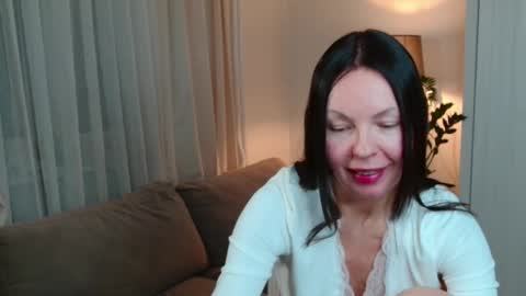 Nicole online show from February 17, 2026, 5:41 pm