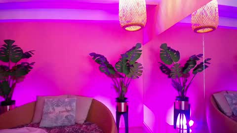 Snapshot of little_paulette chatting on November 15, 2025, 1:18 pm Paulette online show from November 15, 2025, 1:18 pm