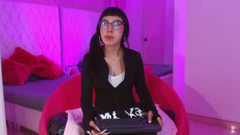 Paulette online show from June 14, 2026, 4:25 am