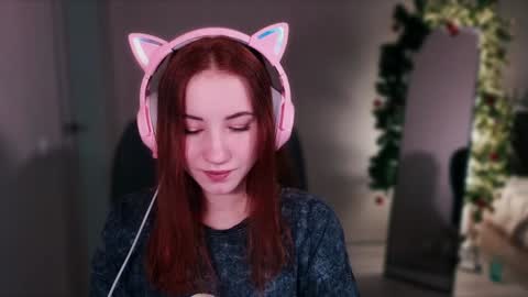 little_pretty_woman online show from December 29, 2024, 3:46 pm