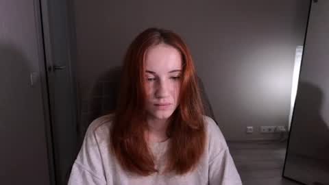 Snapshot of little_pretty_woman chatting on June 13, 2026, 7:01 pm little_pretty_woman online show from June 13, 2026, 7:01 pm