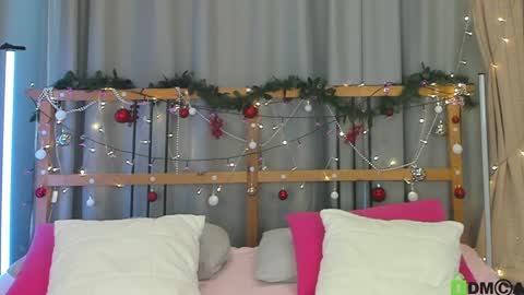 Snapshot of little_radiant_sun chatting on December 19, 2024, 9:29 am Kriss online show from December 19, 2024, 9:29 am