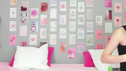 Snapshot of little_radiant_sun chatting on February 28, 2025, 9:36 am Kriss online show from February 28, 2025, 9:36 am