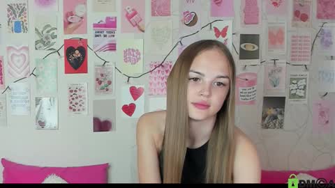 Snapshot of little_radiant_sun chatting on September 24, 2025, 9:34 am Kriss online show from September 24, 2025, 9:34 am