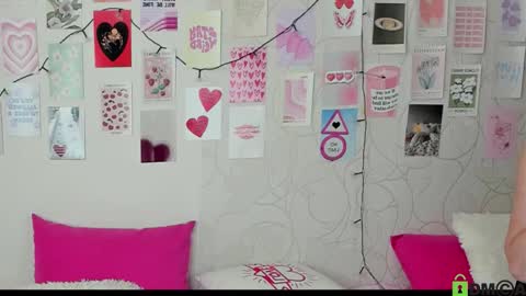 Snapshot of little_radiant_sun chatting on October 16, 2025, 8:04 am Kriss online show from October 16, 2025, 8:04 am