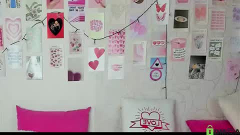 Snapshot of little_radiant_sun chatting on October 21, 2025, 9:32 am Kriss online show from October 21, 2025, 9:32 am