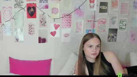 Snapshot of little_radiant_sun chatting on November 14, 2025, 10:47 am Kriss online show from November 14, 2025, 10:47 am