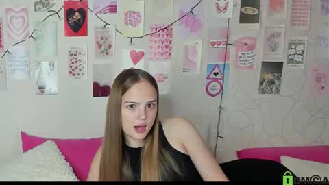 Snapshot of little_radiant_sun chatting on November 18, 2025, 9:36 am Kriss online show from November 18, 2025, 9:36 am