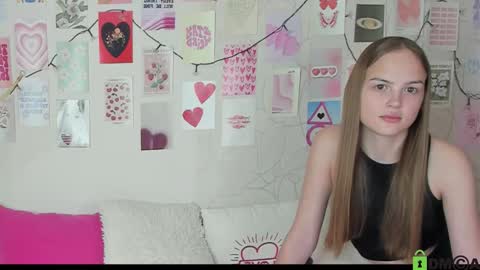 Snapshot of little_radiant_sun chatting on November 24, 2025, 8:25 am Kriss online show from November 24, 2025, 8:25 am