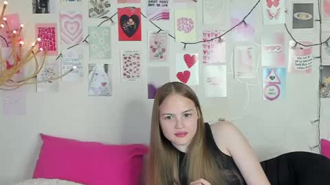 Snapshot of little_radiant_sun chatting on April 19, 2026, 9:08 am Kriss online show from April 19, 2026, 9:08 am