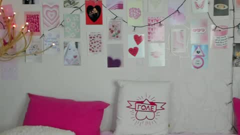 Snapshot of little_radiant_sun chatting on April 28, 2026, 8:30 am Kriss online show from April 28, 2026, 8:30 am