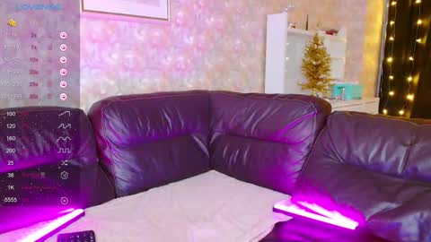 Snapshot of little_rockk chatting on November 28, 2025, 5:21 am little_rockk online show from November 28, 2025, 5:21 am