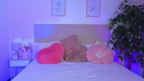 little_siin online show from June 7, 2026, 9:07 pm