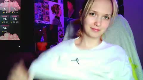 Snapshot of little_sugar_queen chatting on July 13, 2026, 6:33 pm Akin online show from July 13, 2026, 6:33 pm
