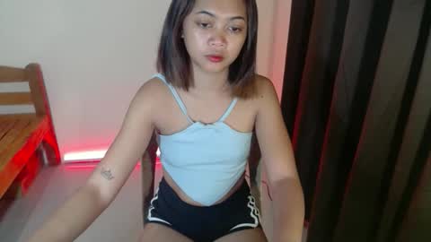 Snapshot of little_sunshine18 chatting on April 11, 2026, 11:14 am shine online show from April 11, 2026, 11:14 am