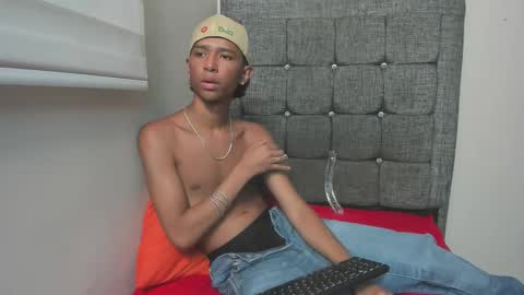 Snapshot of little_twink19x chatting on February 26, 2026, 7:24 pm JESSAR online show from February 26, 2026, 7:24 pm