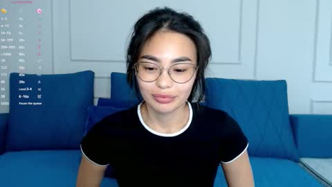 Snapshot of little_v1rgin_angel chatting on October 14, 2025, 9:43 am Kwan online show from October 14, 2025, 9:43 am