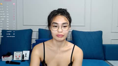 Snapshot of little_v1rgin_angel chatting on November 10, 2025, 12:37 pm Kwan online show from November 10, 2025, 12:37 pm