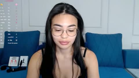 Snapshot of little_v1rgin_angel chatting on November 14, 2025, 9:52 am Kwan online show from November 14, 2025, 9:52 am