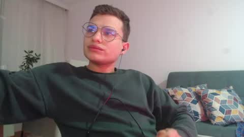 Snapshot of little_wizard chatting on August 8, 2026, 3:52 am little_wizard online show from August 8, 2026, 3:52 am
