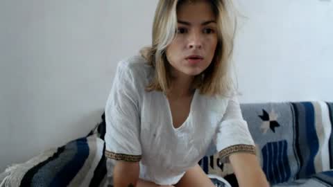 Snapshot of littlebell44 chatting on May 4, 2026, 5:09 pm sofia online show from May 4, 2026, 5:09 pm